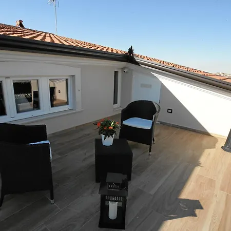 Alojamento de Acomodação e Pequeno-almoço Le Preziose Dimore 3*